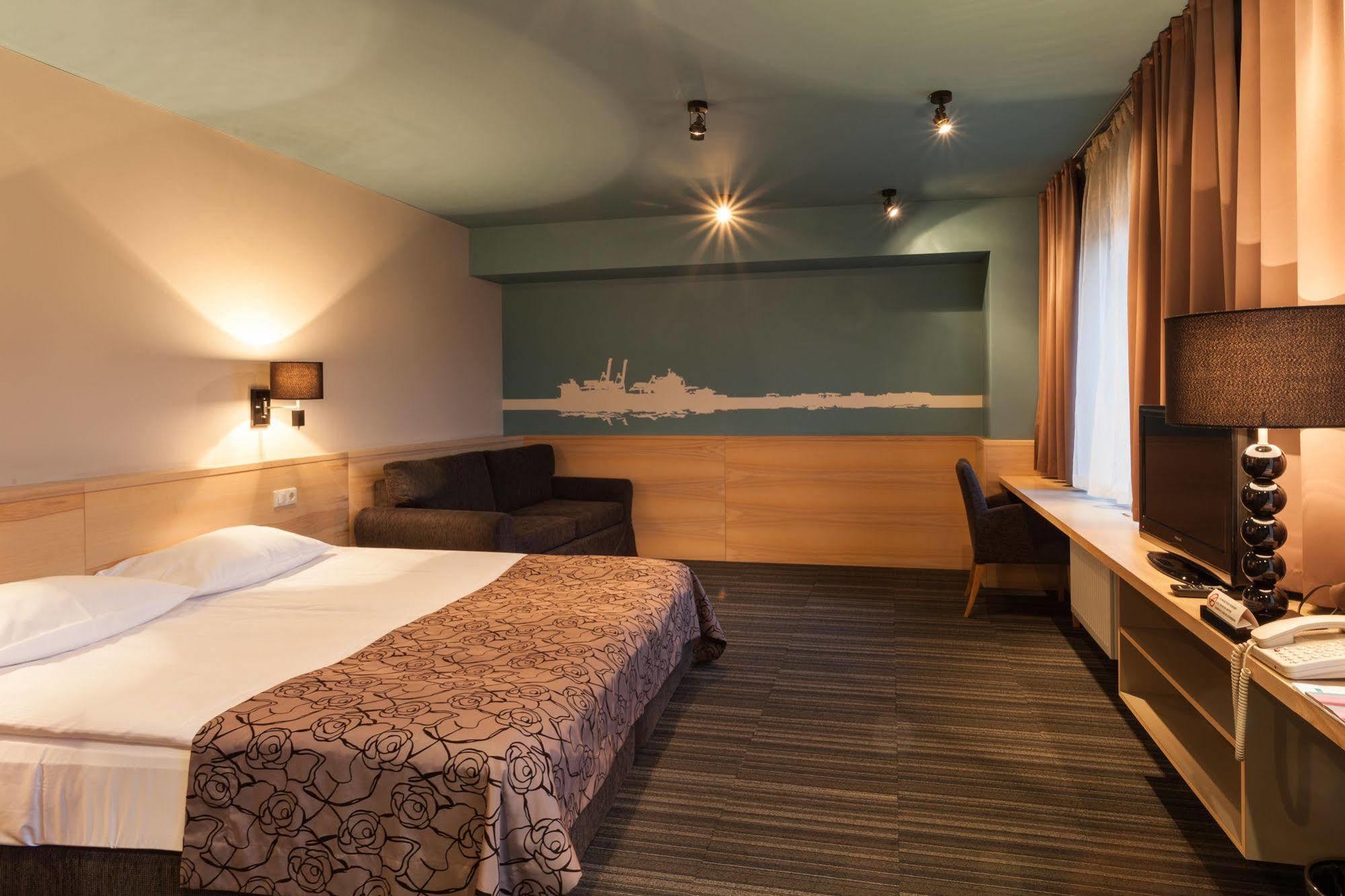 Rija Port Hotel Ρίγα Εξωτερικό φωτογραφία
